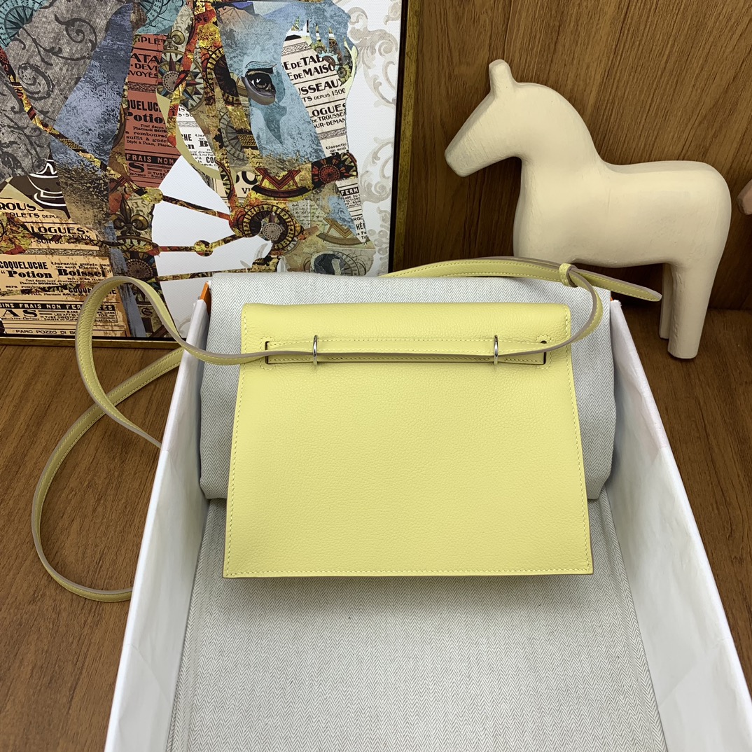 Hermes Kelly Danse Evercolor Bag In Jaune Poussin Color